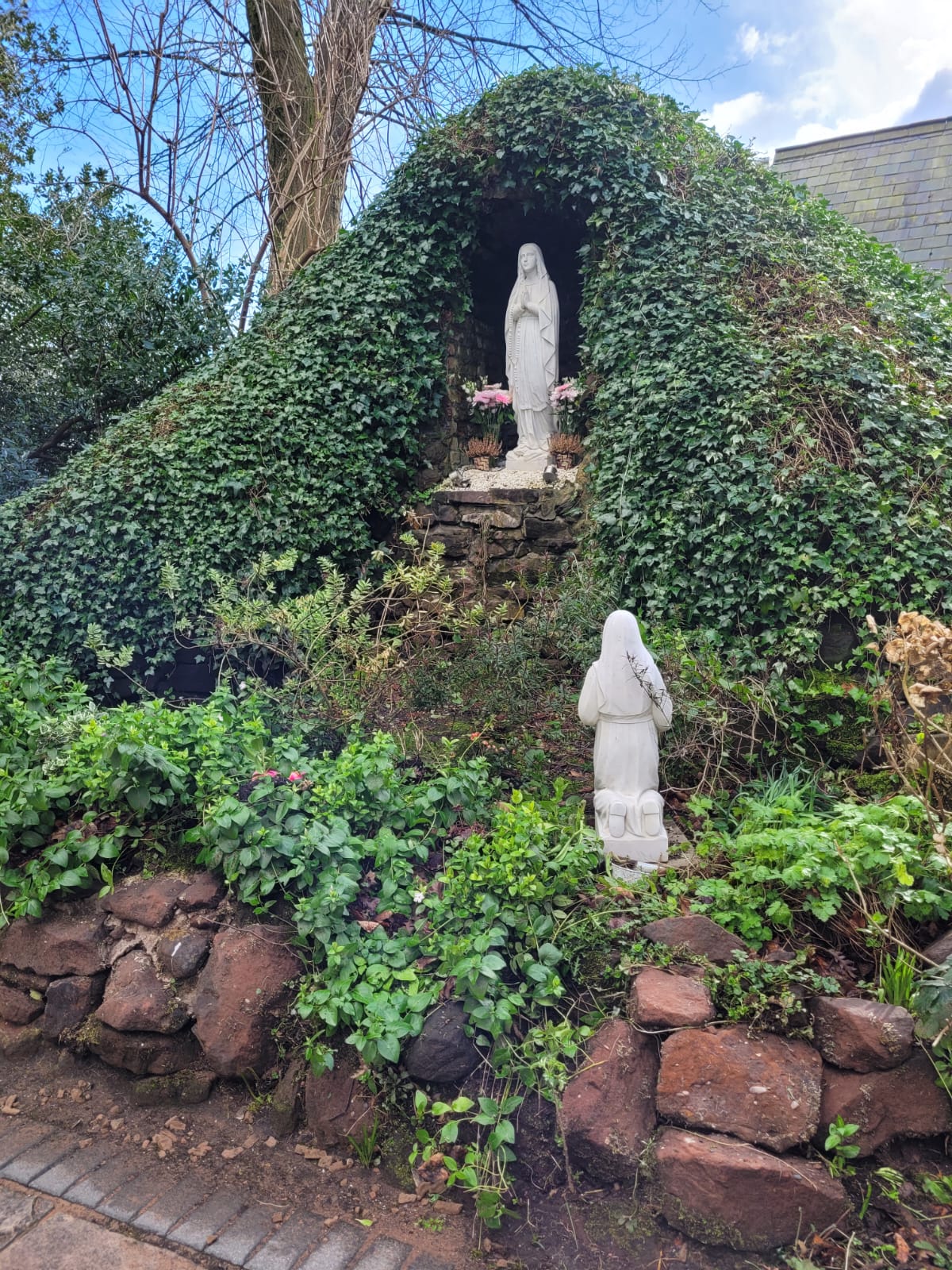 Grotto2